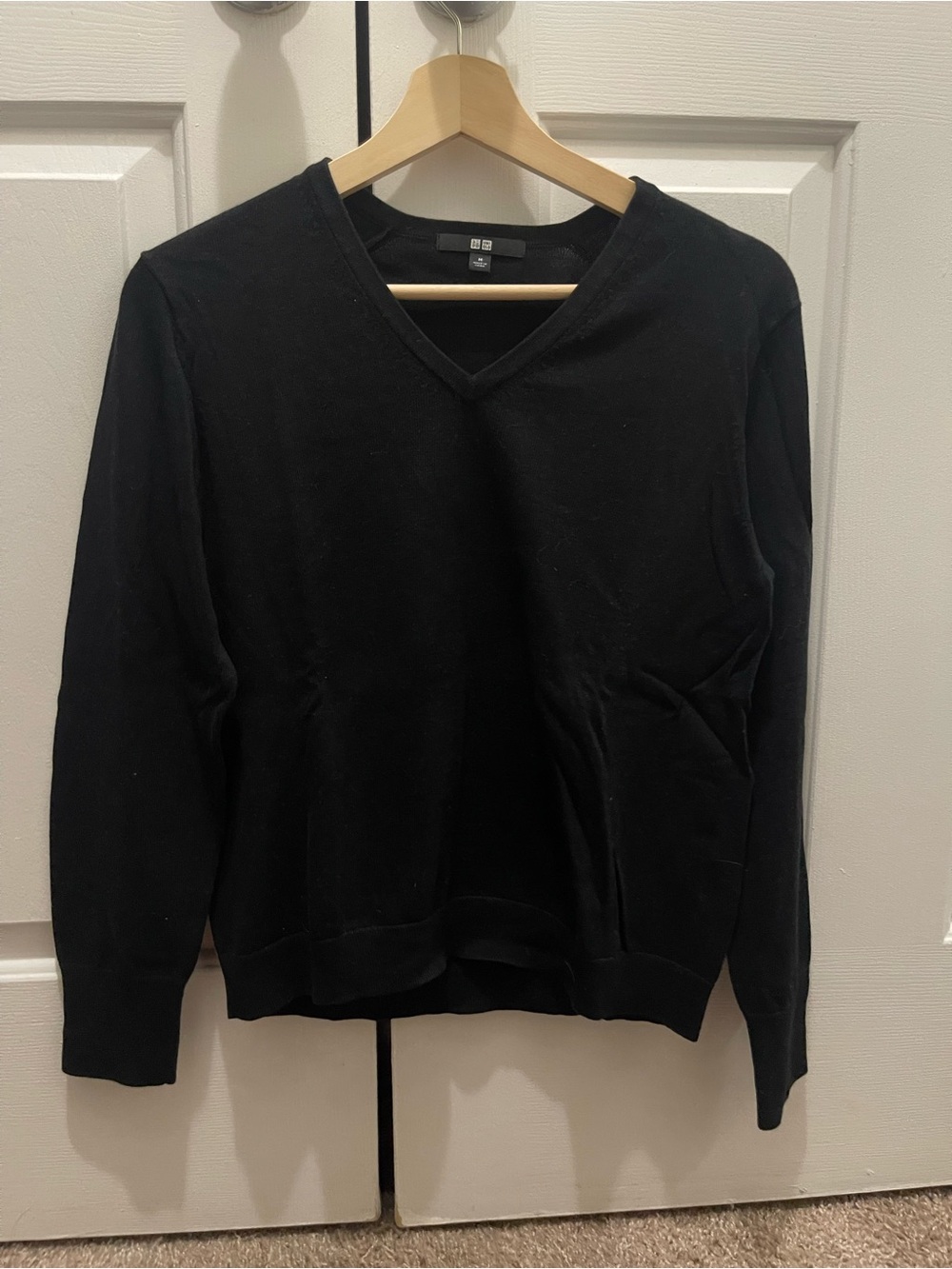 Uniqlo Black V-Neck Women's Sweater